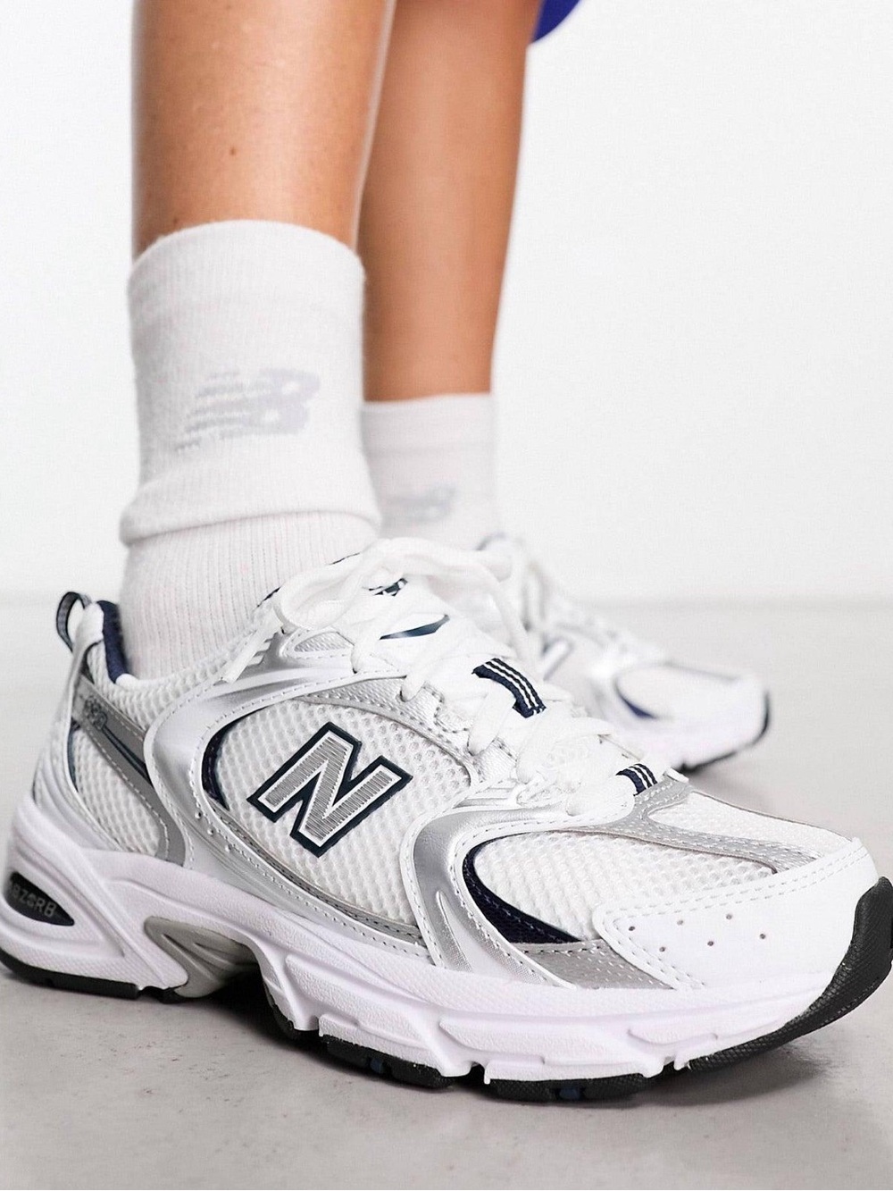 New Balance 530 MR530SG White Silver ABZORB Dad Sneakers Women’s 7.5 - Picture 7 of 8